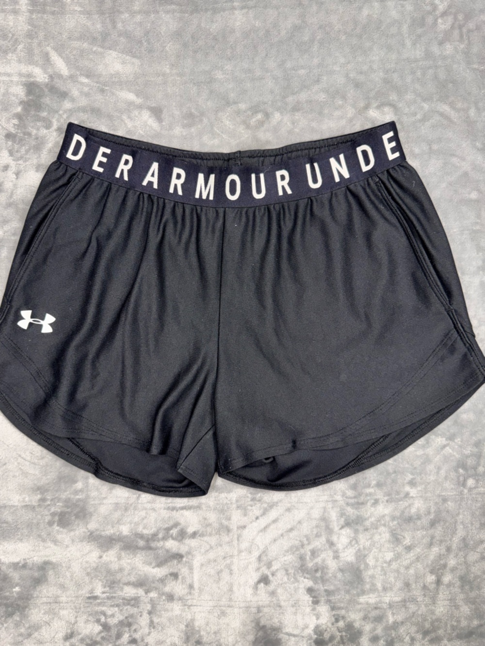 Under Armour‎ Women's Athletic Black Shorts with pockets